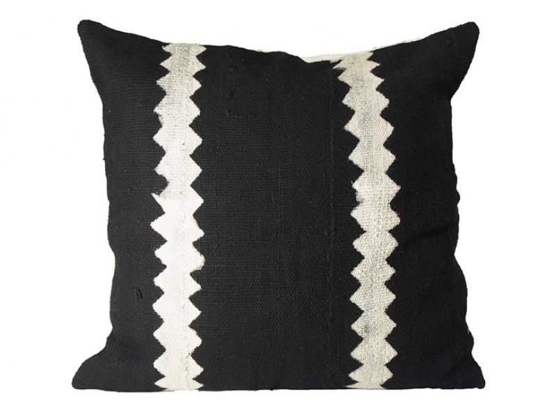 Cushion Cover 45 x 45cm /18" x 18" 45x45 black with white zigzag Cushion Cover 45 x 45cm /18" x 18" 45x45 black with white zigzag